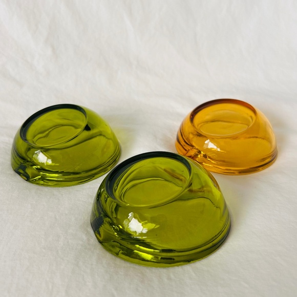 Vintage Viking MCM Personal Ashtrays With Single Rest (Green and Amber) - Picture 6 of 7